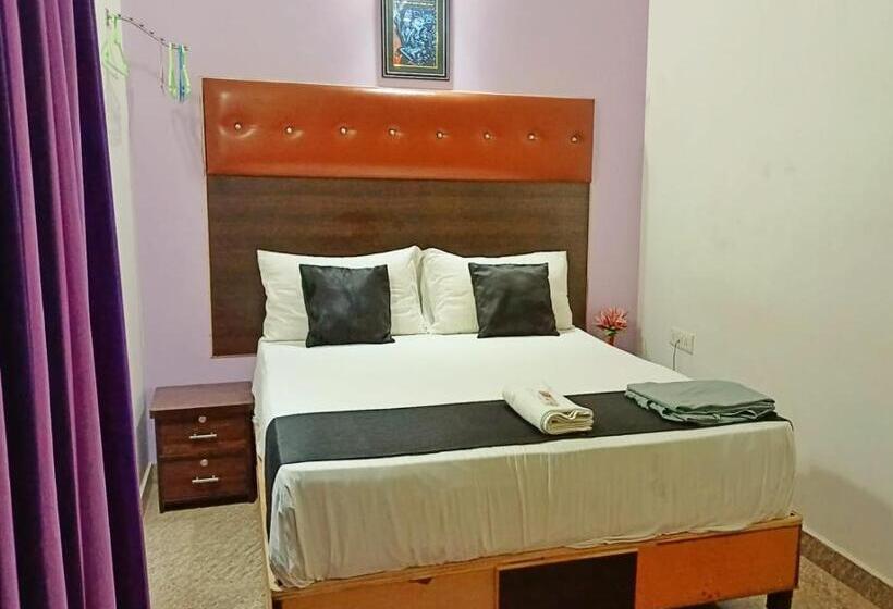 اتاق استاندارد یک نفره, Yash Residency Near Assi Ghat