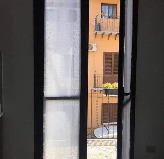 آپارتمان 1 خوابه با بالکن, B&b Cinisi Mare E Monti