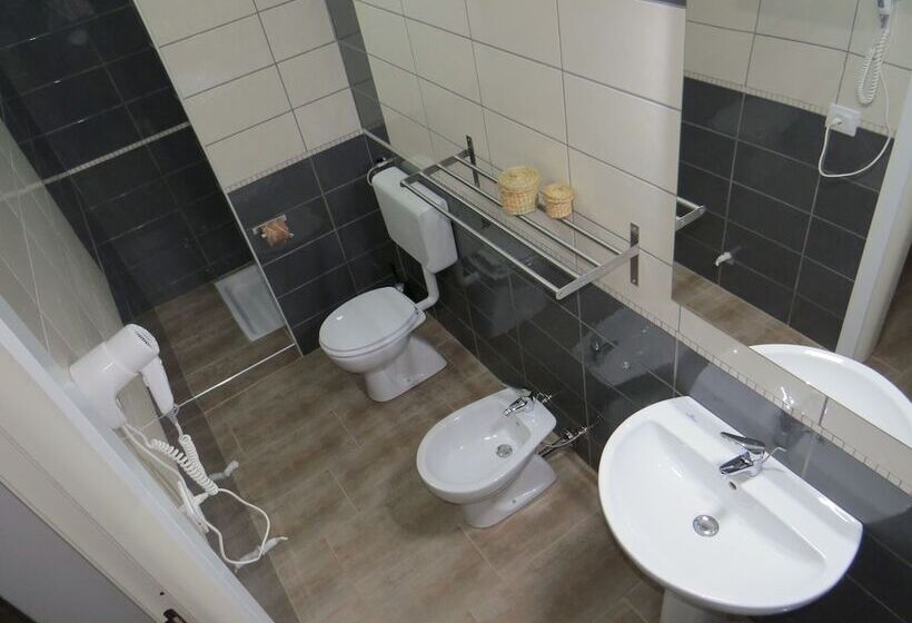 اتاق استاندارد چهار تخته, B&b Maison Blanche