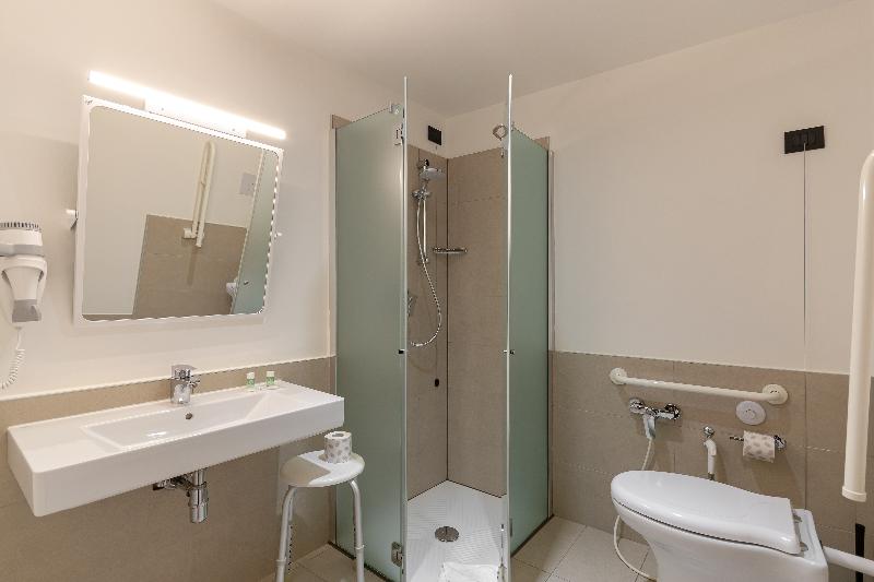 اتاق استاندارد یک نفره, B&b Hotel Treviso