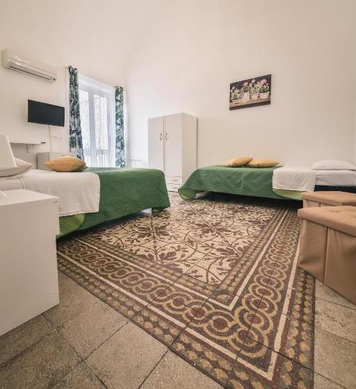 اتاق سوپریور سه تخته, Voilà Rooms Guest House