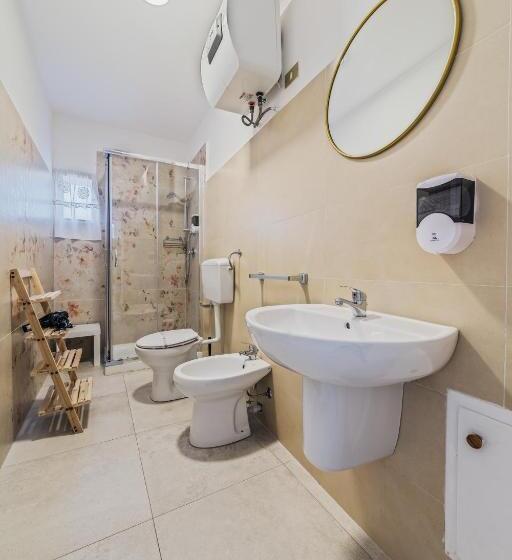 اتاق سوپریور سه تخته, Voilà Rooms Guest House