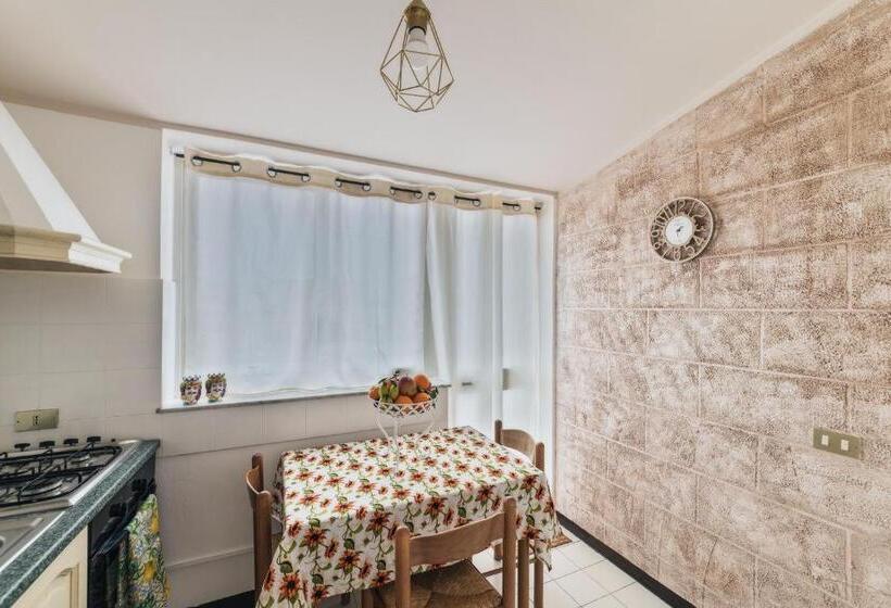 اتاق لوکس با تخت بزرگ, Voilà Rooms Guest House