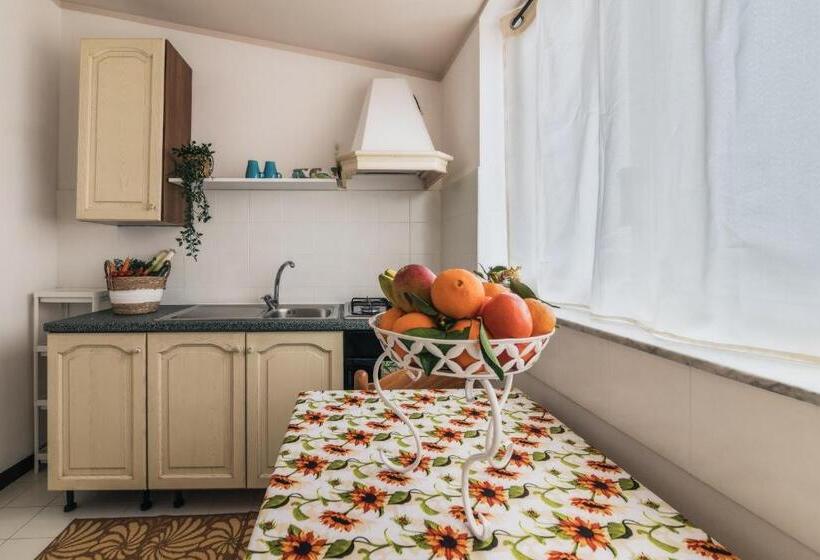 اتاق لوکس با تخت بزرگ, Voilà Rooms Guest House