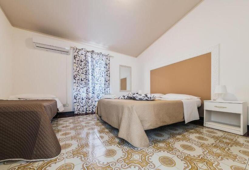 اتاق لوکس با تخت بزرگ, Voilà Rooms Guest House