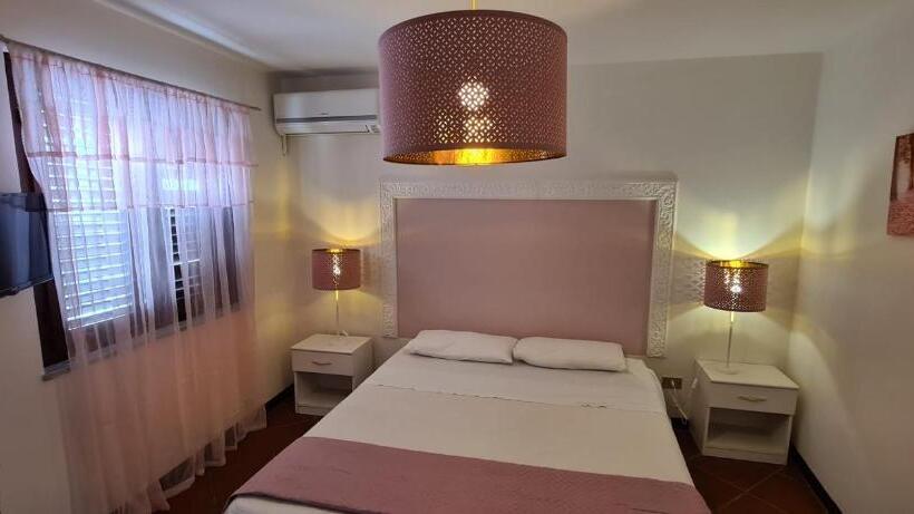 اتاق استاندارد با تراس, Voilà Rooms Guest House