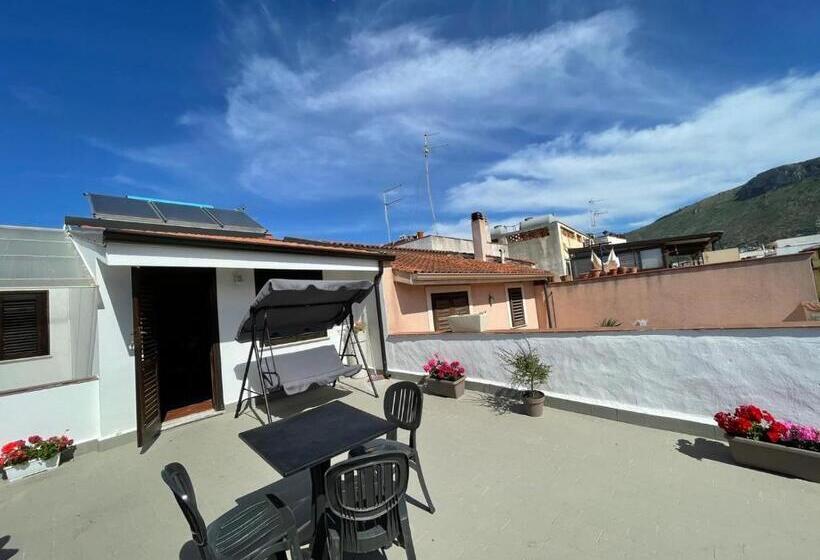 اتاق استاندارد با تراس, Voilà Rooms Guest House
