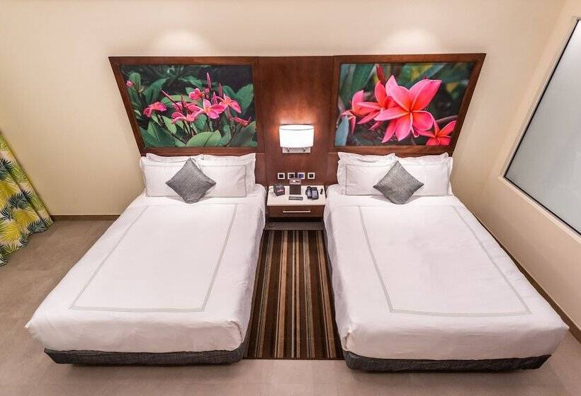 اتاق اجرایی, Surfrider Resort