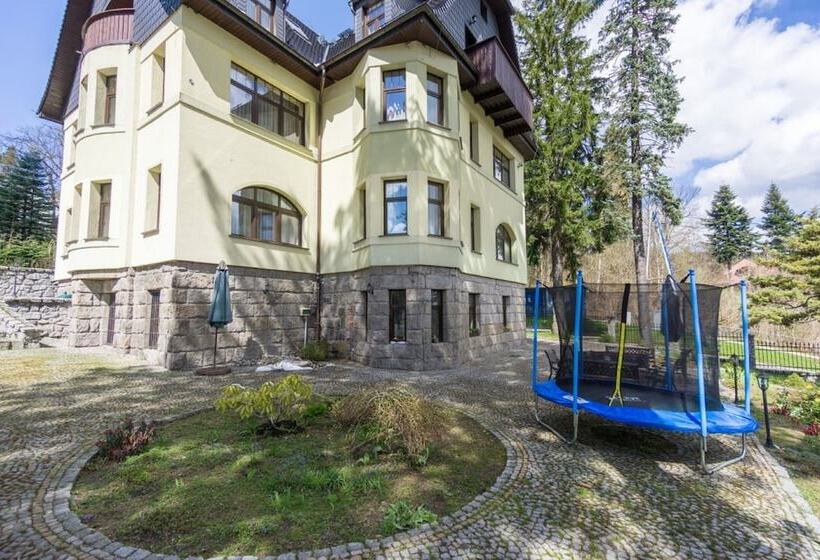 اتاق استاندارد چهار تخته, Willa Słoneczna Róża Pobyt Ze śniadaniami