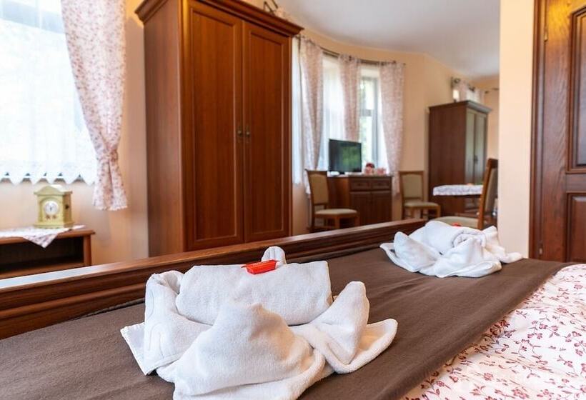 اتاق استاندارد چهار تخته, Willa Słoneczna Róża Pobyt Ze śniadaniami
