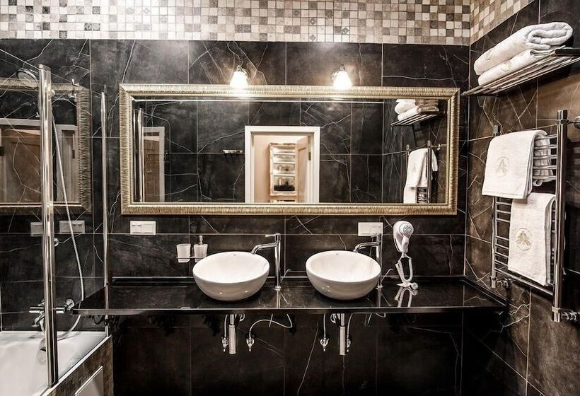 اتاق راحتی سه تخته, Art Hotel Alexandrovskiy