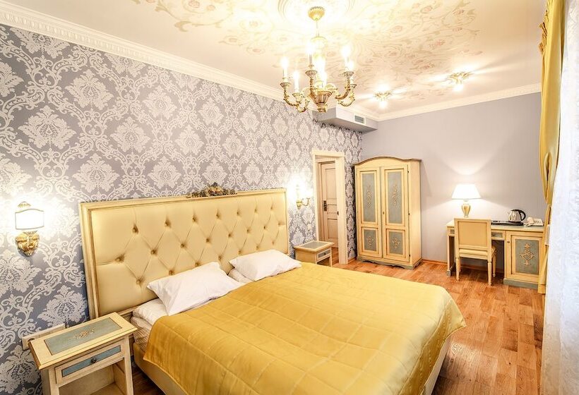 اتاق راحتی سه تخته, Art Hotel Alexandrovskiy