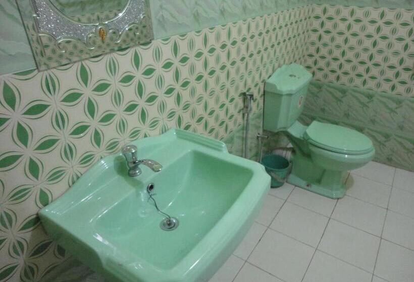 اتاق استاندارد سه نفره, Belview Guest House