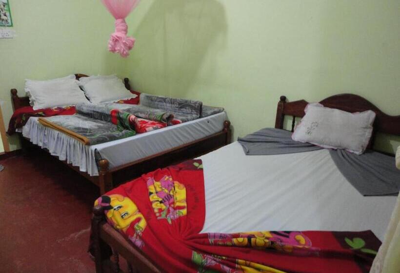 اتاق استاندارد سه نفره, Belview Guest House