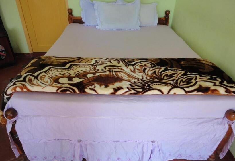 اتاق استاندارد با چشم‌انداز کوهستان, Belview Guest House