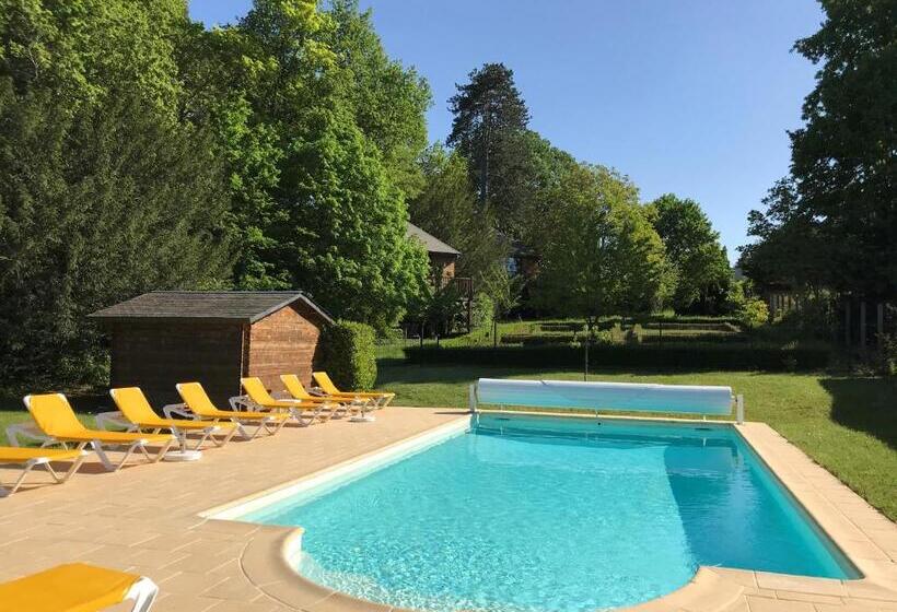 اتاق لوکس با چشم‌انداز, Manoir Du Parc