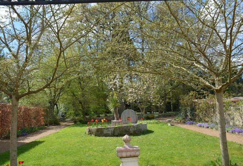 اتاق استاندارد با تخت دو نفره بزرگ, Manoir Du Parc