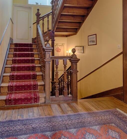 اتاق استاندارد با تخت دو نفره بزرگ, Manoir Du Parc