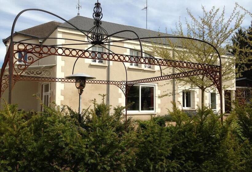 استودیو استاندارد با چشم‌انداز باغ, Manoir Du Parc