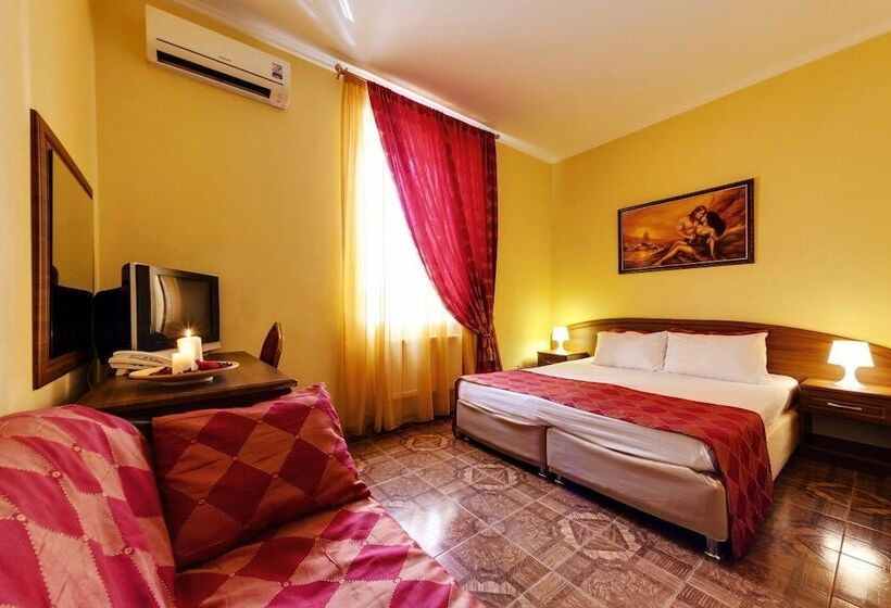 سوییت جونیور, Marton Villa Baden