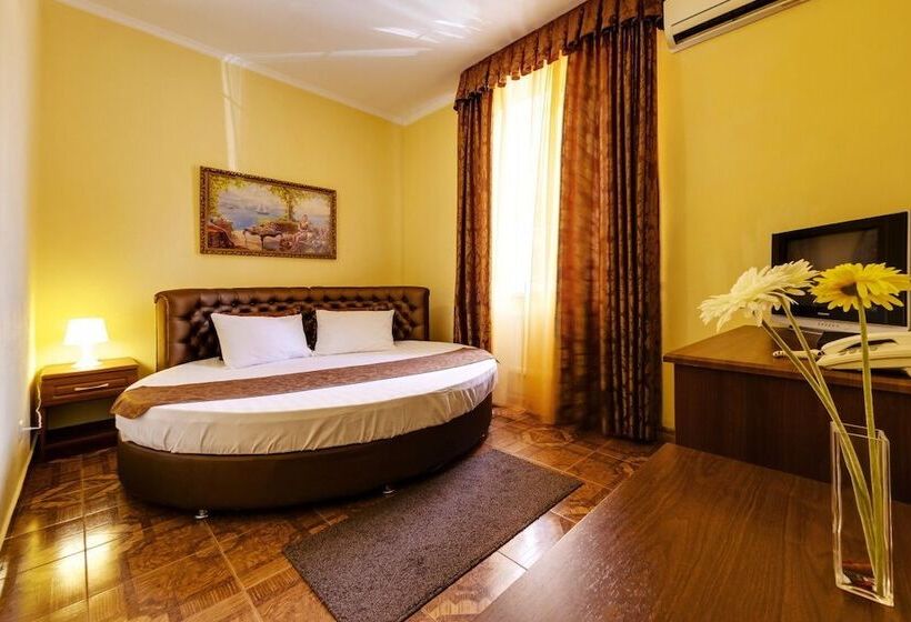 سوییت جونیور, Marton Villa Baden