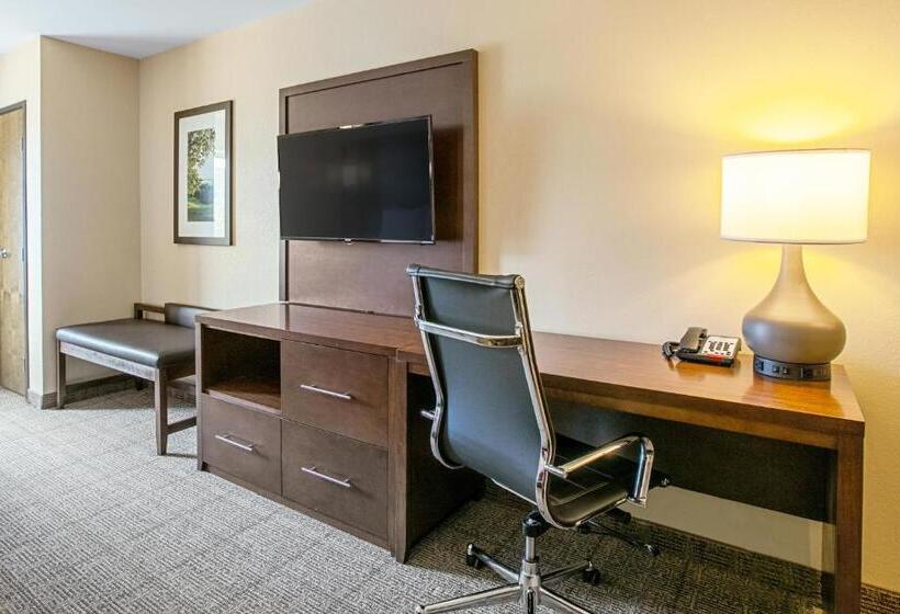سوییت لوکس, Comfort Suites Fishkill Near Interstate 84