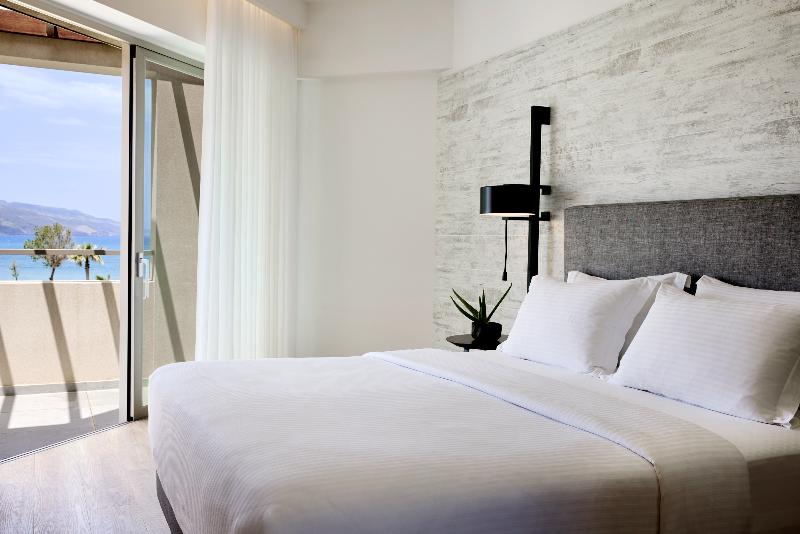 سوییت با چشم‌انداز جانبی دریا, Euphoria Resort  All Inclusive