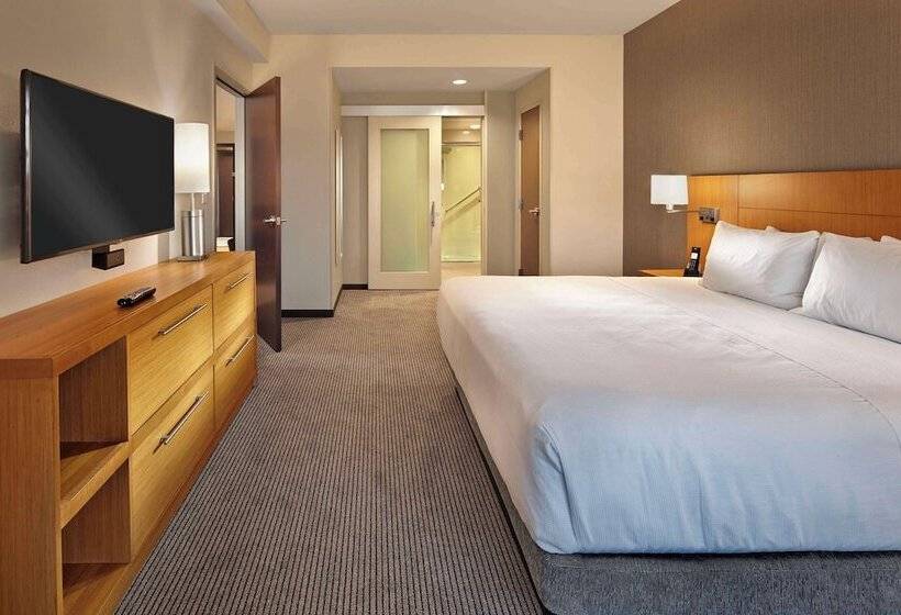 سوئیت برای معلولان, Hyatt Place Warwick/providence Airport