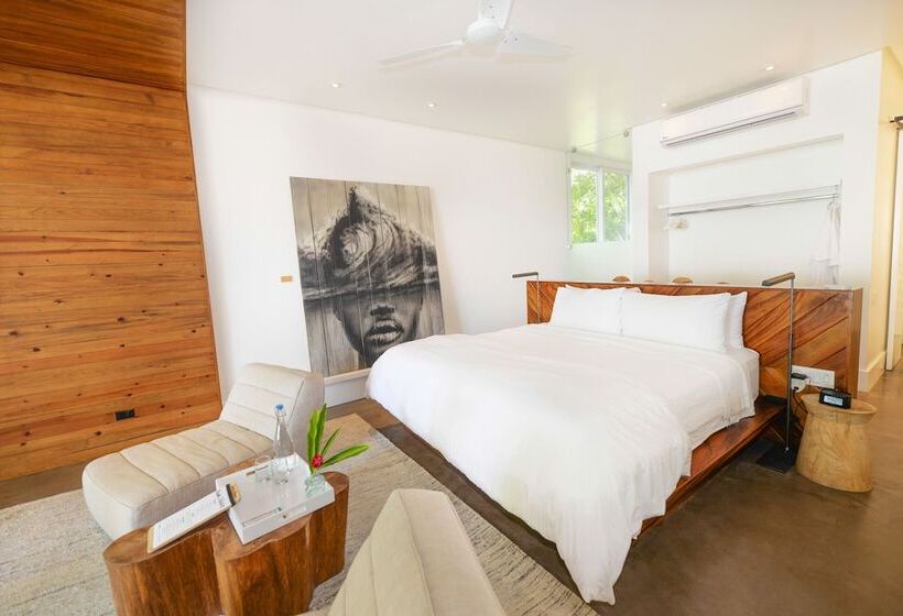 Deluxe Suite King Bed, Ibagari Boutique