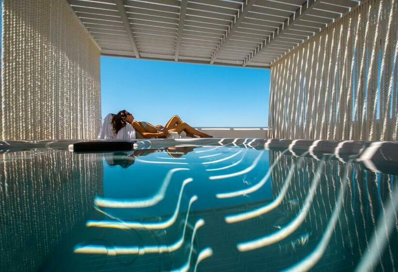سوئیت جونیور با ماساژ آبی, Mykonos Riviera Hotel & Spa, A Member Of Small Luxury Hotels Of The World