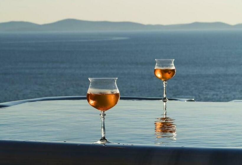 سوئیت جونیور با ماساژ آبی, Mykonos Riviera Hotel & Spa, A Member Of Small Luxury Hotels Of The World