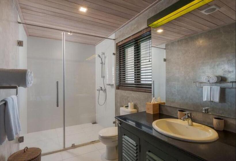 اتاق استاندارد با تخت بزرگ, Regenta Arie Lagoon Negombo