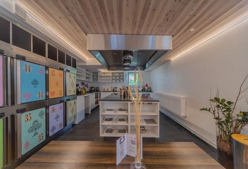 패밀리 룸, Grand Your Home With Common Kitchens With Self Check In
