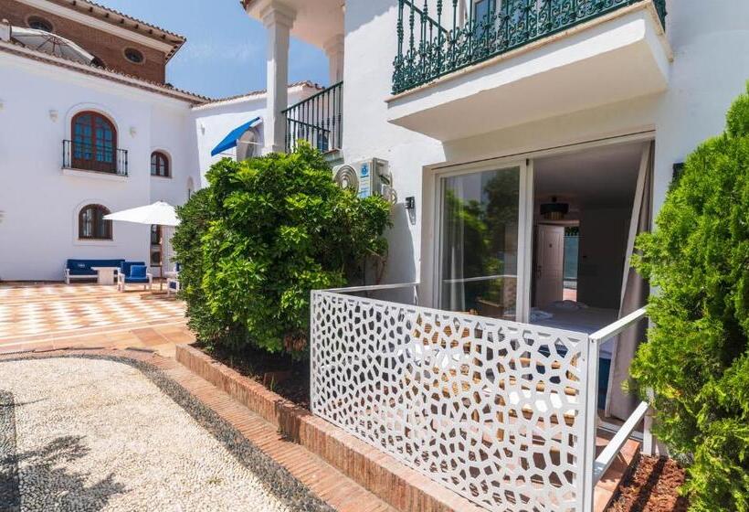اتاق استاندارد با چشم‌انداز باغ, The Touch Puerto Banús