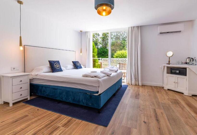 اتاق استاندارد با چشم‌انداز باغ, The Touch Puerto Banús