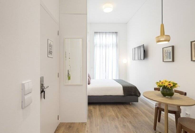 Standard Studio, Lisbon Serviced Apartments   Chiado Emenda