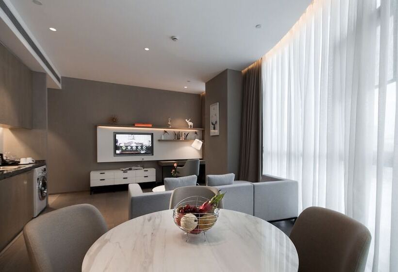 디럭스 스위트, Swisstouches Guangzhou Hotel Residences