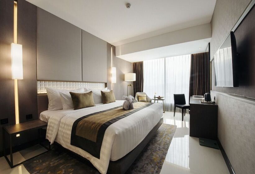 带大床的豪华间, Gramm Hotel By Ambarrukmo   Formerly Grand Ambarrukmo Yogyakarta