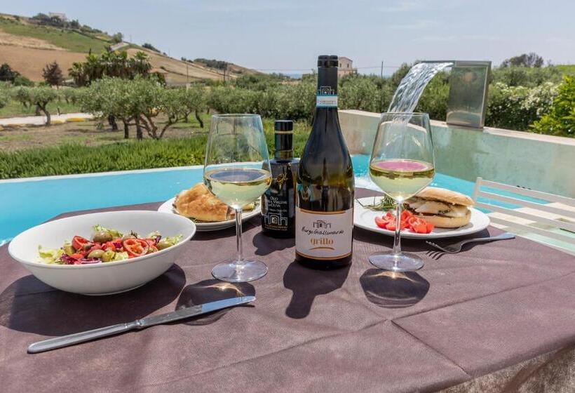 سوییت جونیور با چشم‌انداز دریا, Borgo Giallonardo Wine Relais