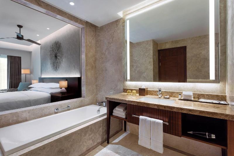 اتاق استاندارد با تخت بزرگ, Sheraton Grand Chennai Resort & Spa
