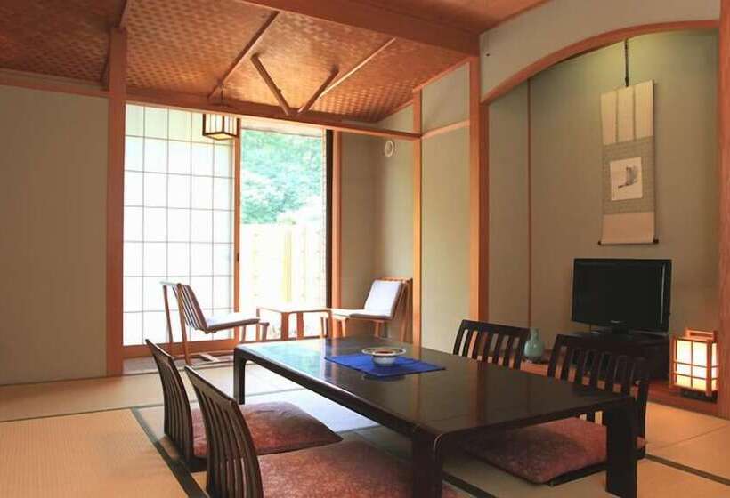 اتاق کلاسیک, Takeo Century