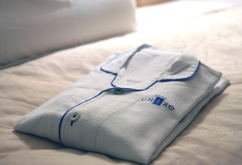 اتاق استاندارد یک نفره, Four Points Flex By Sheraton Osaka Shinsaibashi