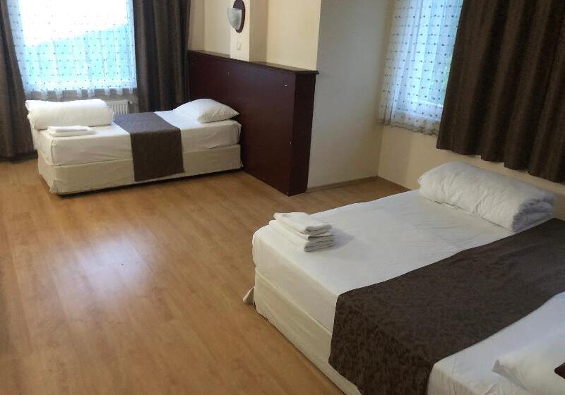 اتاق استاندارد سه نفره, Zarha Mountain Resort