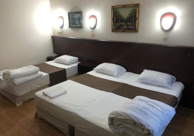 اتاق استاندارد سه نفره, Zarha Mountain Resort