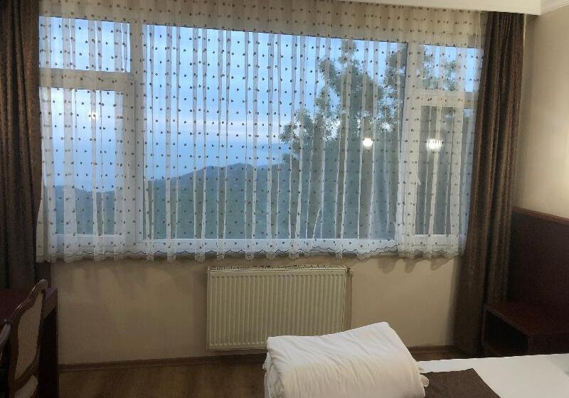 اتاق استاندارد چهار تخته, Zarha Mountain Resort