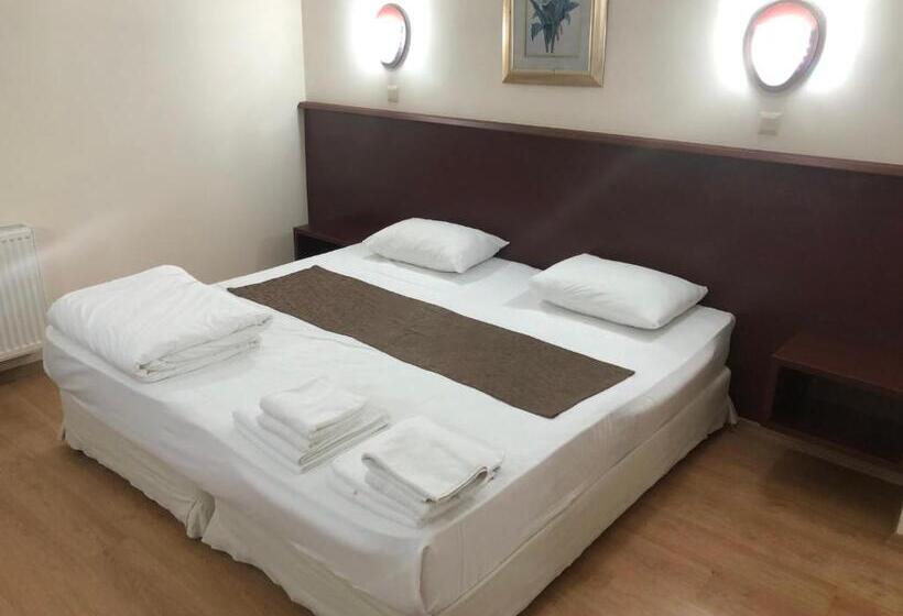 سوییت جونیور لوکس, Zarha Mountain Resort