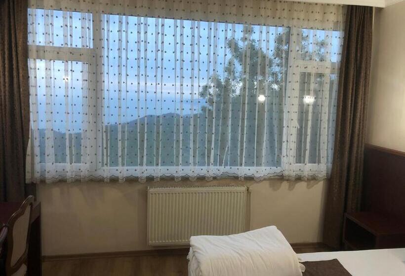 اتاق استاندارد چهار تخته, Zarha Mountain Resort