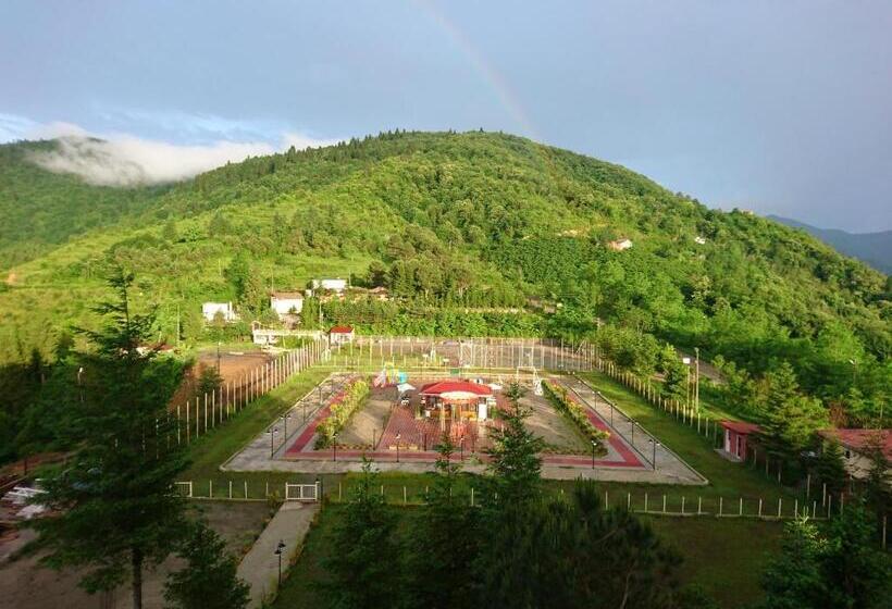 اتاق استاندارد چهار تخته, Zarha Mountain Resort