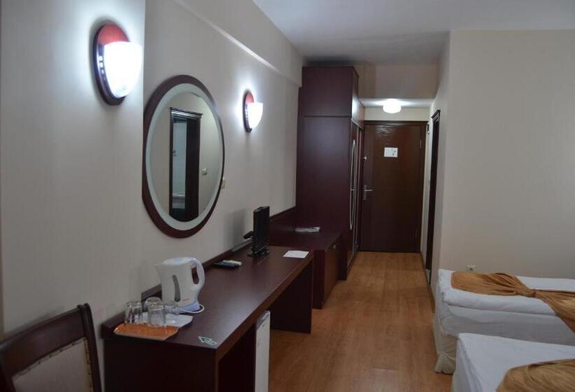 اتاق استاندارد چهار تخته, Zarha Mountain Resort