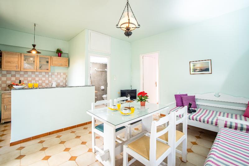 آپارتمان 1 خوابه با چشم‌انداز دریا, Alexandra Apartments